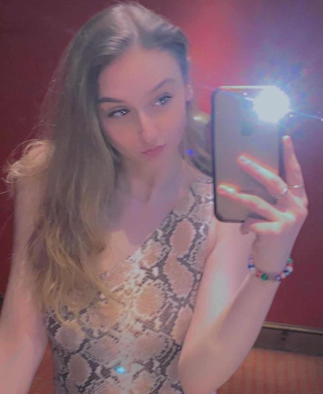 CuteLittleMuse Live Image