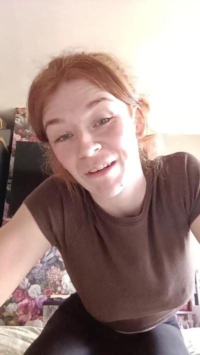 Housewife_Kirst Live Image