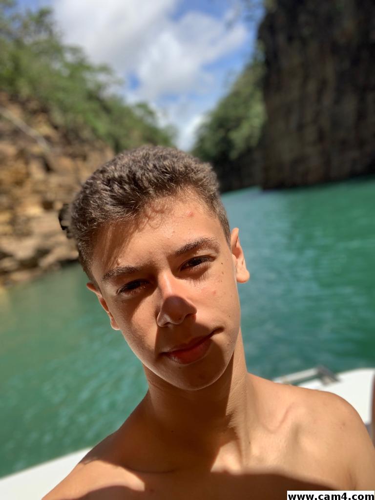 LEOSNARDOOO2 Live Image