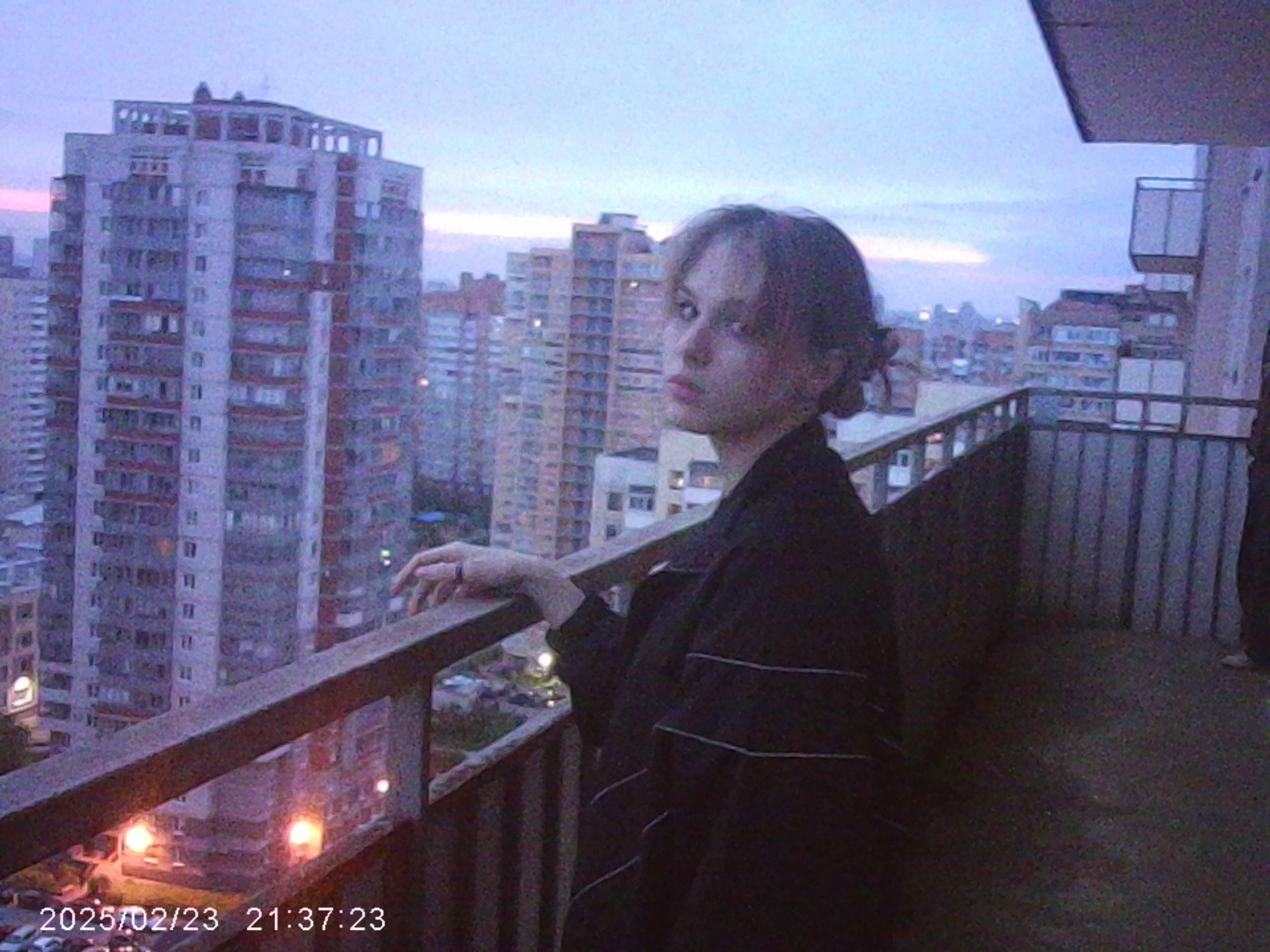 RobbinRecio Live Image
