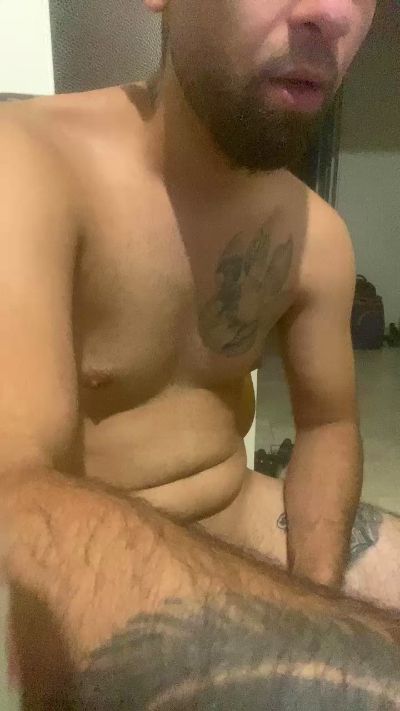 Andreeas32 live from Italy