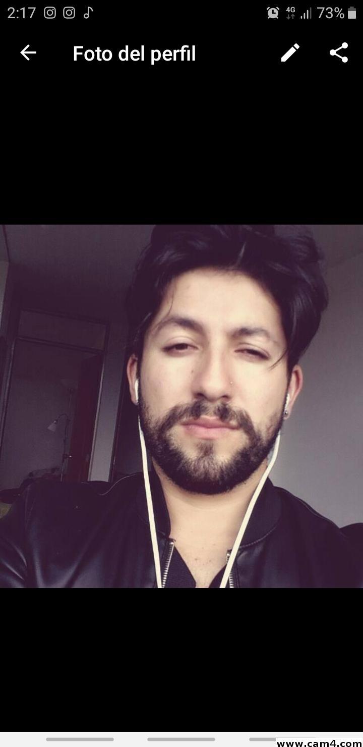 Andresmajo83 live from Colombia