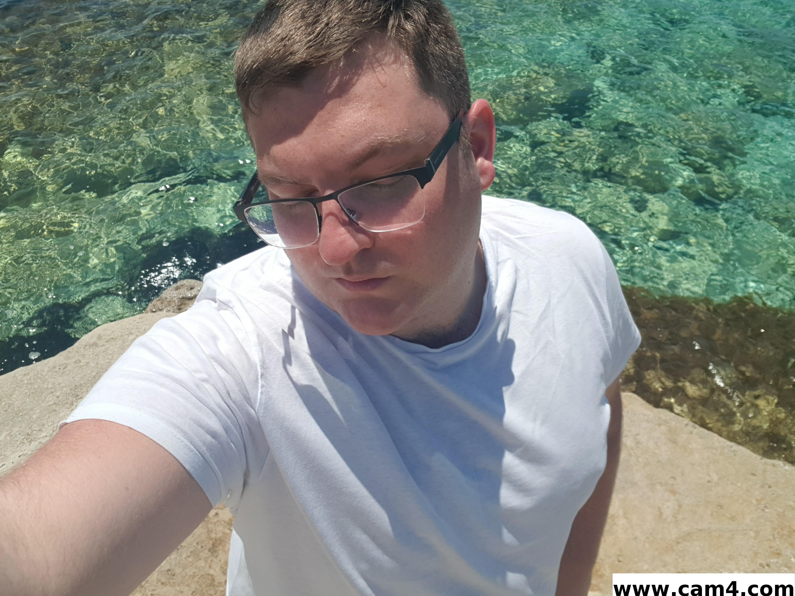 BrummieBoi89 live from United Kingdom