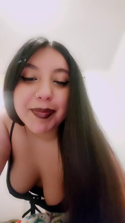 Cami_l0v live from Chile