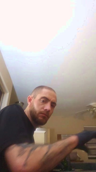 Ghuntz22 live from United States