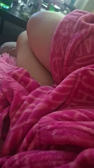 Hot_daisy live from Netherlands