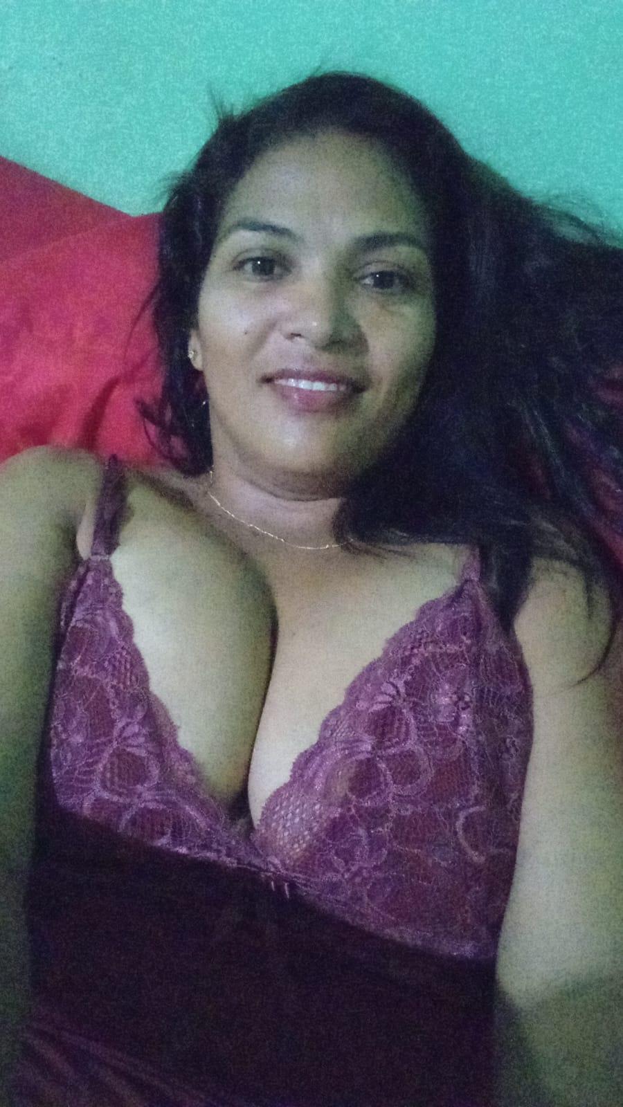 Htinhaa live from Brazil