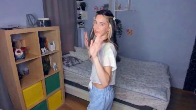 JayneFurness live from United Kingdom