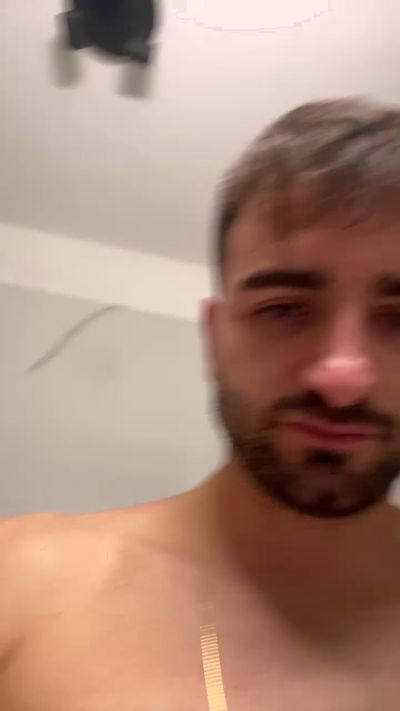 Leo0705 live from Italy