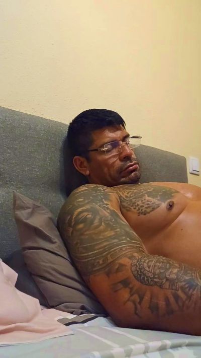 Leonsalvajexxx live from Spain