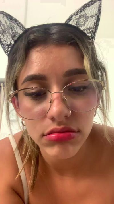 Liahot69 live from Colombia