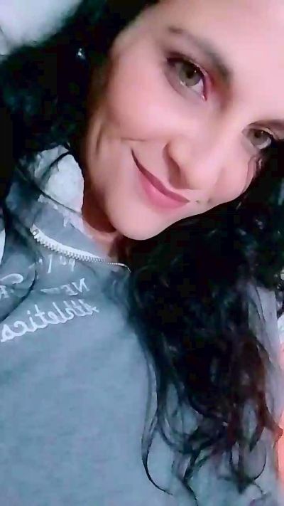 Lola9490 live from Argentina