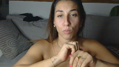 Lyly_laurensaa live from France
