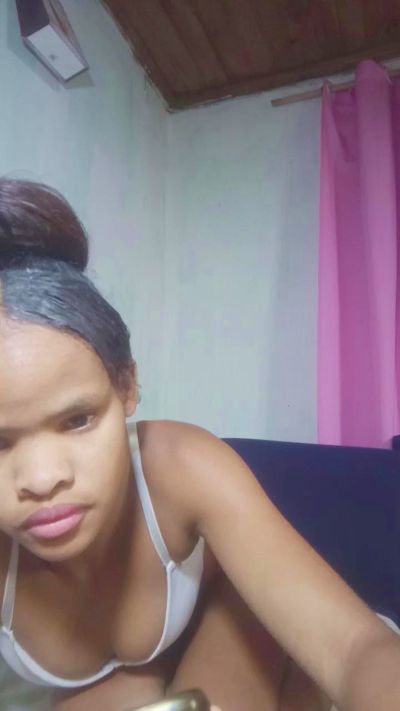 Maicah23 live from Madagascar