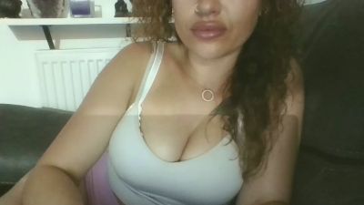 Sassiax live from United Kingdom