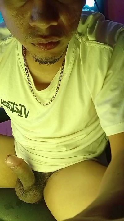Sir_pissyoung live from France