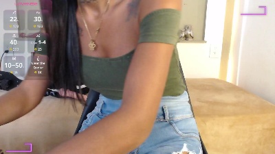 Tiana_glow live from Colombia