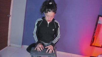 Vannesa_gomezz live from Colombia