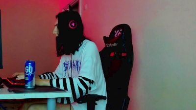 Young_nymph live from United States