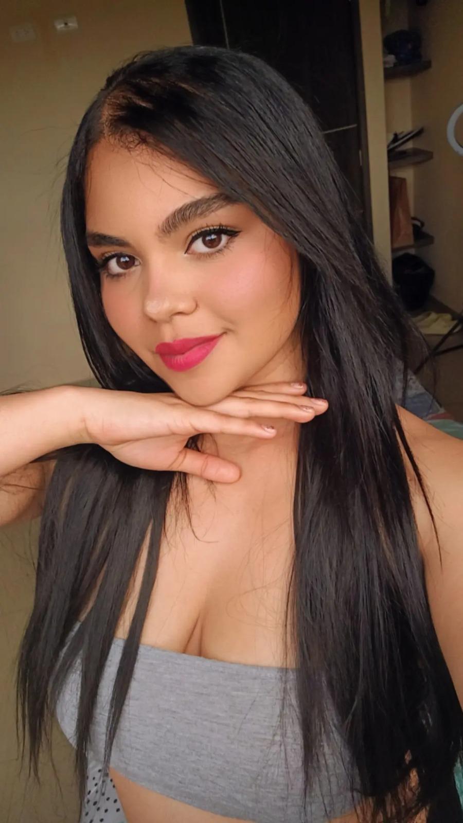 ariannasmile live from France