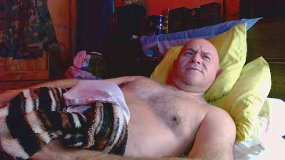 bearhot71 live from Argentina