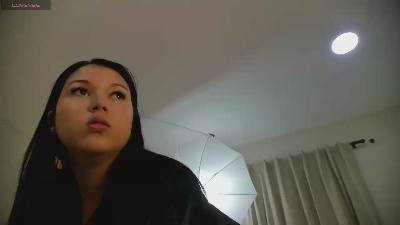 emmabeker live from Colombia