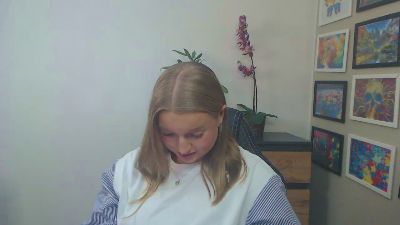 erica_forever live from United Kingdom