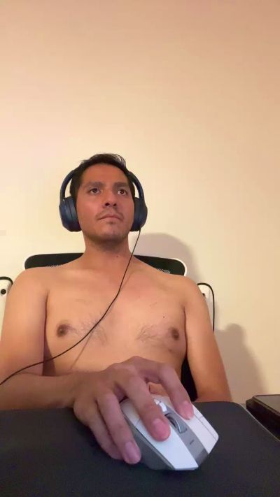 erikhot_fun live from Mexico
