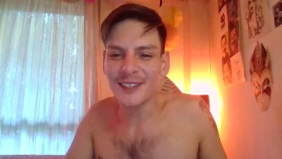 gzandresce33 live from Argentina