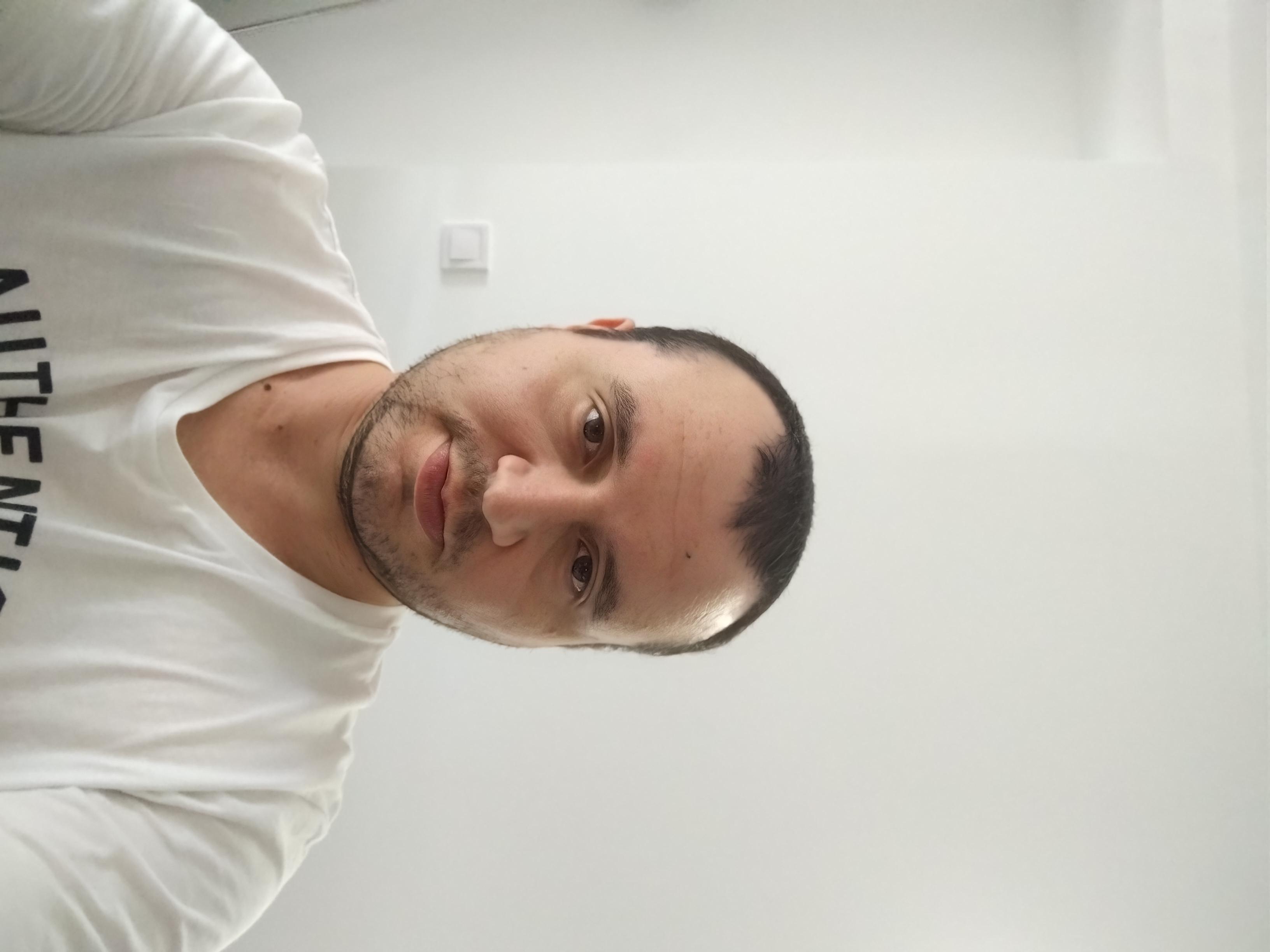 julien1800 live from France