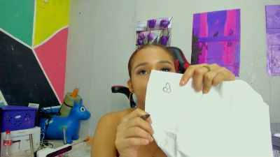 marianamanzur01 live from United States