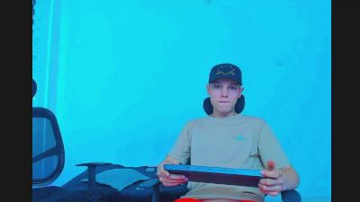 max_williamm live from Colombia