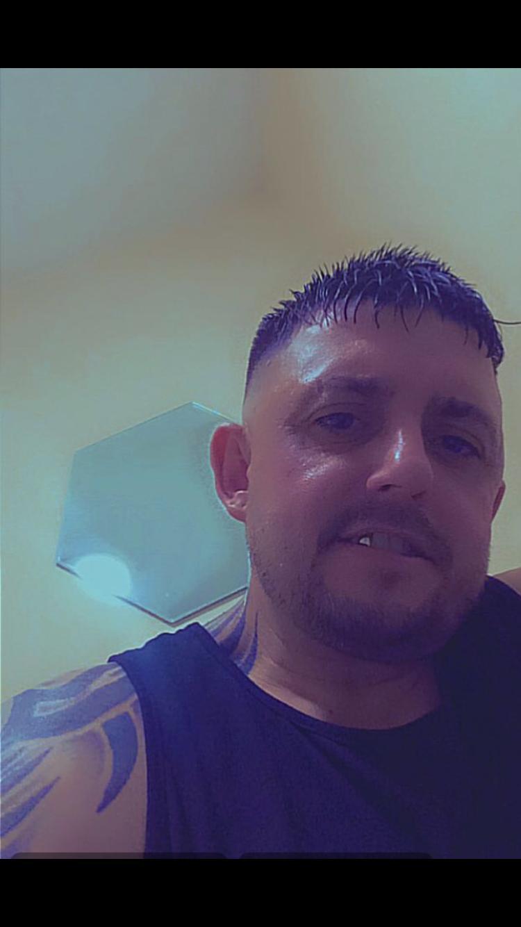 winedine69her live from United Kingdom